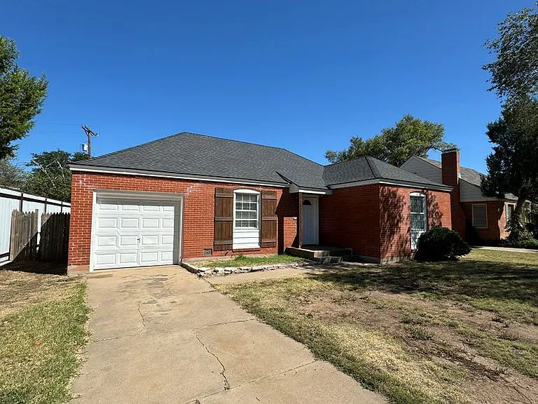 3403 Moss Ln — Photo 1