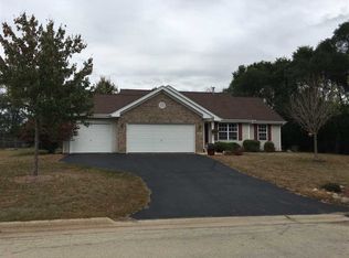 2323 Broadmoor Rd, Rockton, IL 61072