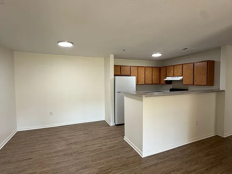 Highlands Apts — Photo 3
