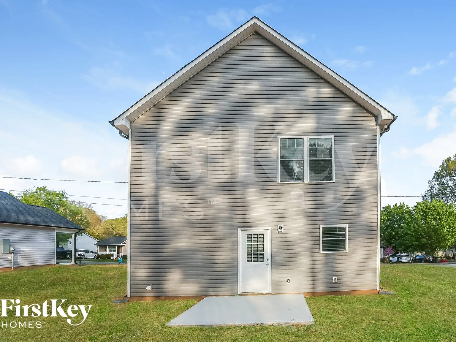 4 bed, 2.5 bath, 1670 sqft, $2,575 — Photo 2