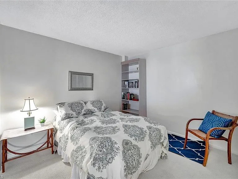1300 Gulf Shore Blvd N #407 — Photo 14
