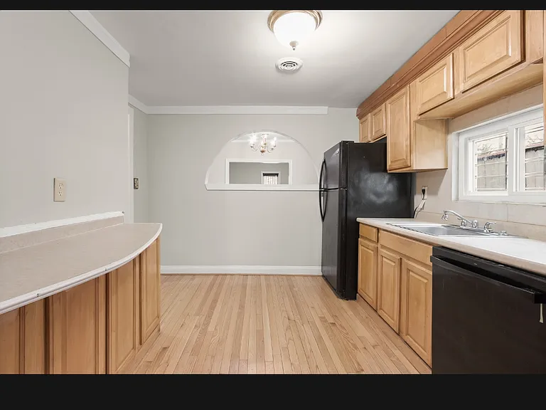 805 Eastern Ave — Photo 28