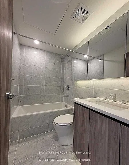 85 McMahon Dr #2501 — Photo 7