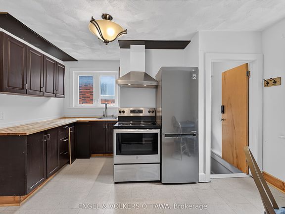 2nd image of 267 Granville St