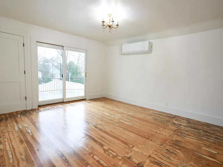 1012 Broadway St #2 — Photo 5