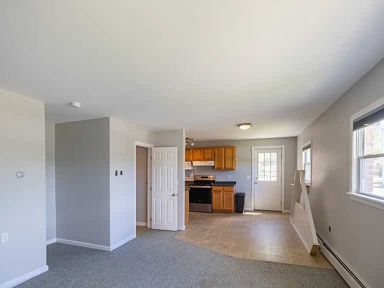 73 Millbrook Ln — Photo 6