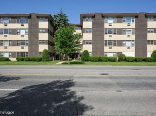 8644 Skokie Blvd #204, Skokie, IL 60077