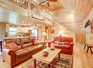 28 Oak Leaf Ln, Blue Ridge, GA 30513