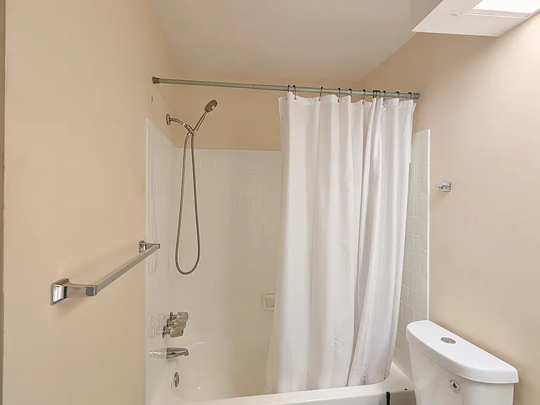 4204 Jolor Way — Photo 11