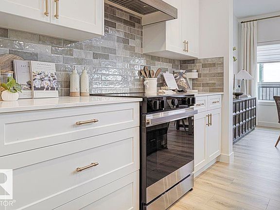 3rd image of 145 Ficus Way