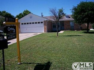 1002 W Couts St, Weatherford, TX 76086