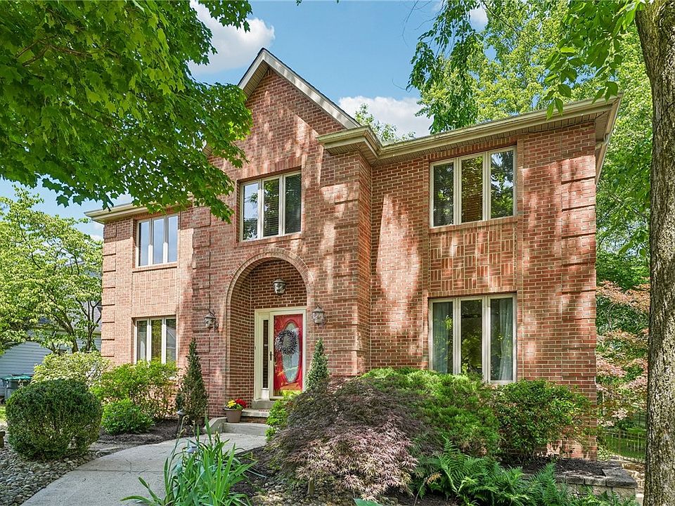 1st image of 130 Village Dr