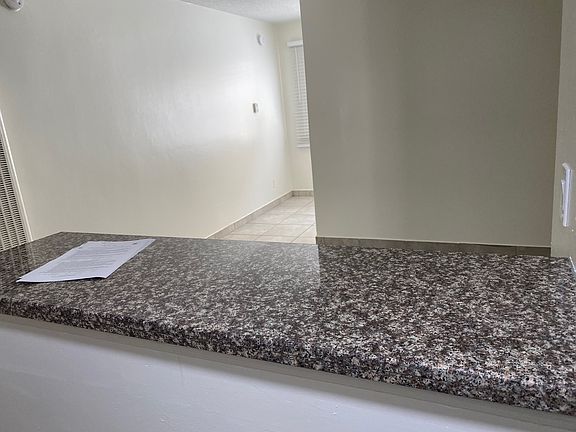 3rd image of 15831 Vanowen St APT 4