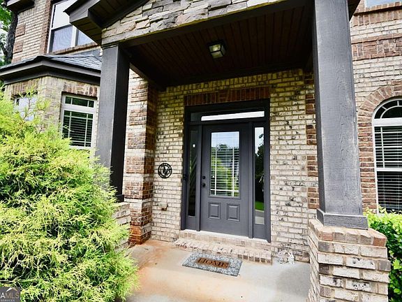 3rd image of 1140 Riverhill Dr