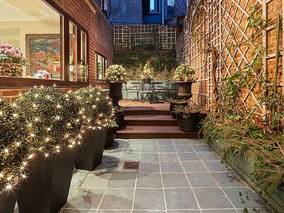 5th image of 53 E 80th St