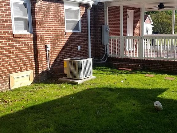 4th image of 207 Greenwood St