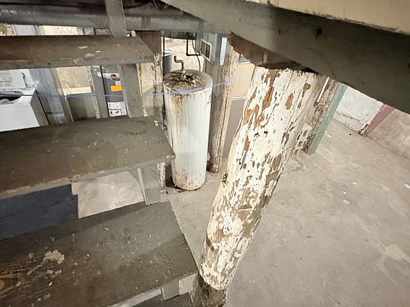 5th image of 1532 Robinson Rd SE