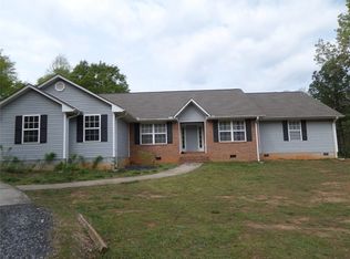 1395 Cronic Town Rd, Auburn, GA 30011