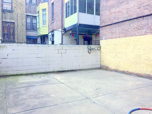 Rented by Douglas Elliman | media 23