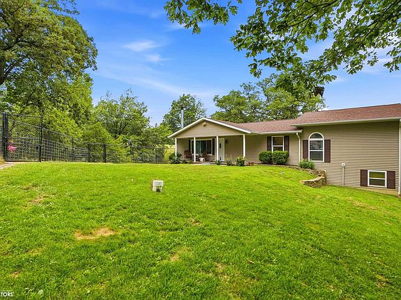 4th image of 1934 White Oak Rd