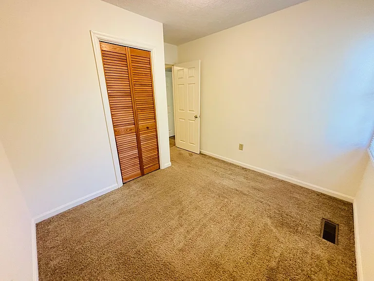 1710 Emerald St — Photo 16