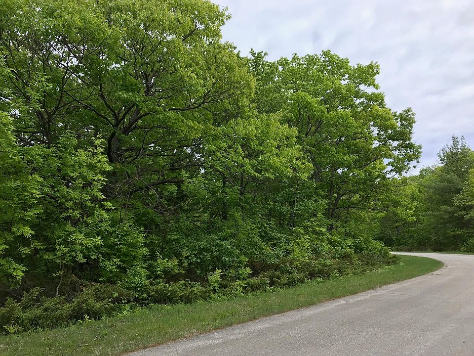 1st image of Lakewood Dr
