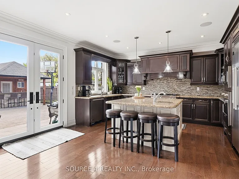 39 Amesbury Dr — Photo 10
