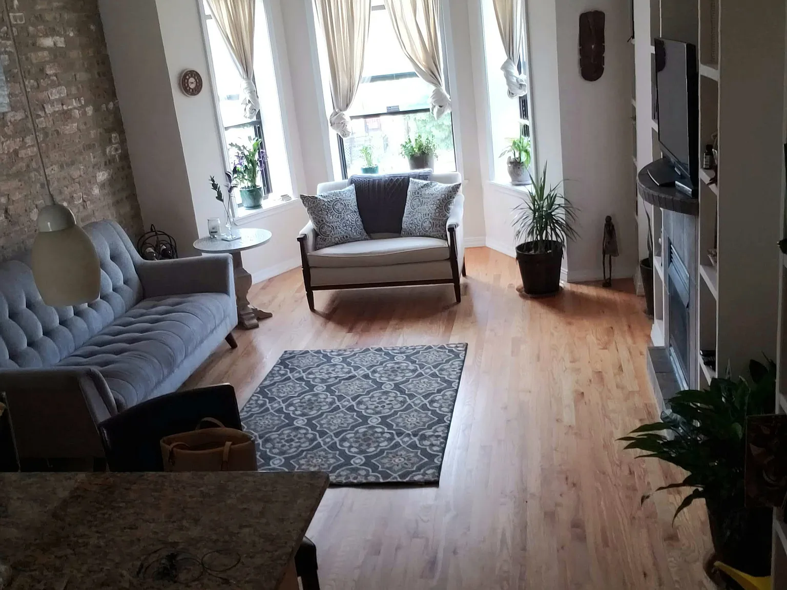 3 bed, 1695 sqft, $2,250 — Photo 3