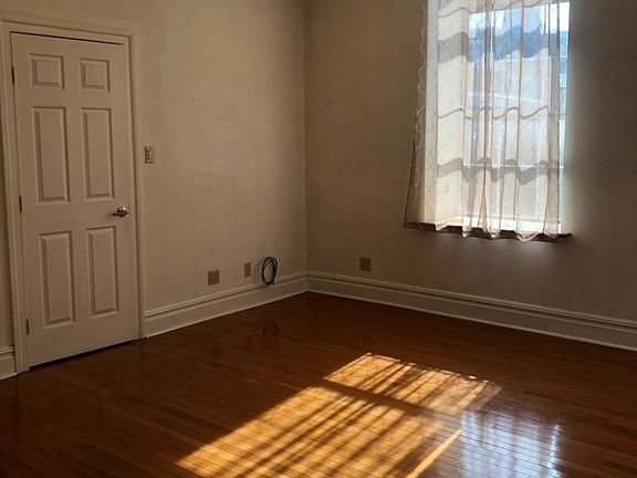 5th image of 926 Race St #3D