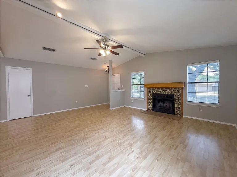 13004 Campos Dr — Photo 5