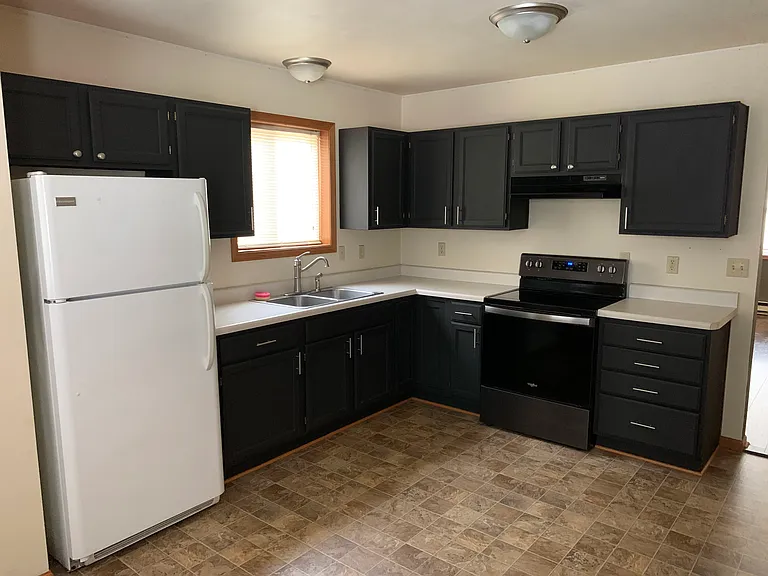 810 Harney Ave — Photo 6
