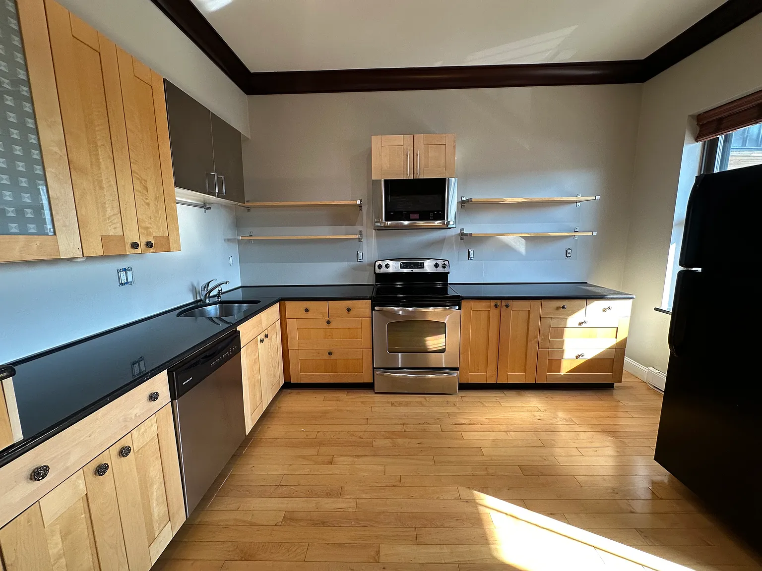 1 bed, $2,200 — Photo 2