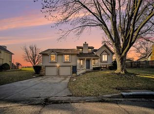 2108 SW Park Dr, Blue Springs, MO 64015