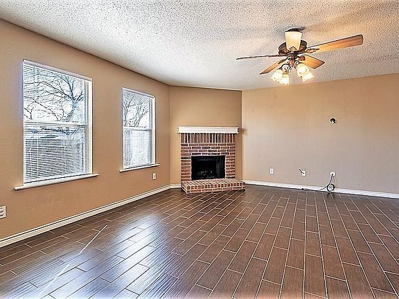 2nd image of 1423 Greenbrook Dr