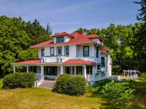 426 E North Lake St, Hancock, WI 54943