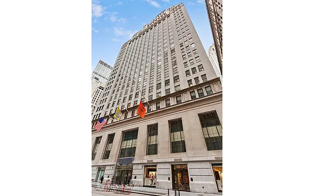 Rented by Douglas Elliman | media 7