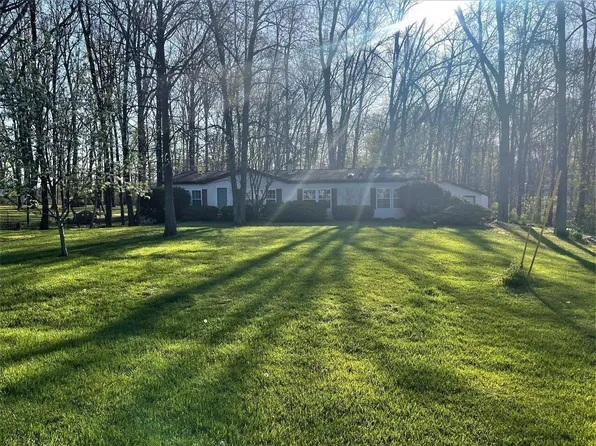 10170 Meadow Ln, Sunman, IN 47041