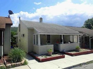 828 Edgemont Ave, Palmerton, PA 18071