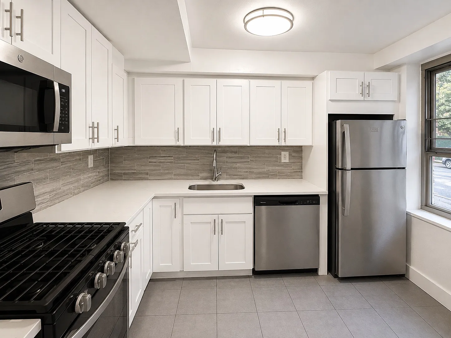 186th Ln, Fresh Meadows — Photo 2