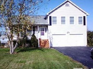 123 Pebblestone Dr, Chittenango, NY 13037