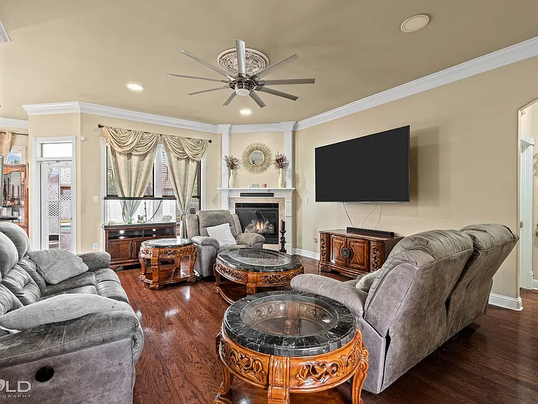 410 Half Moon Ln — Photo 14