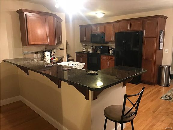3rd image of 4581 Shelby Ln