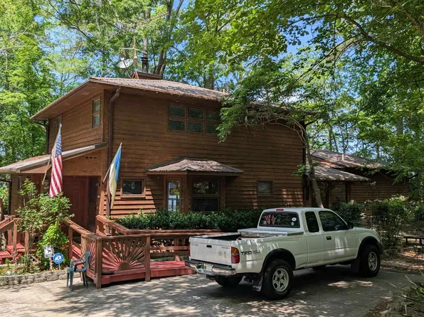 54 Windward Ln, Ridgeway, SC 29130
