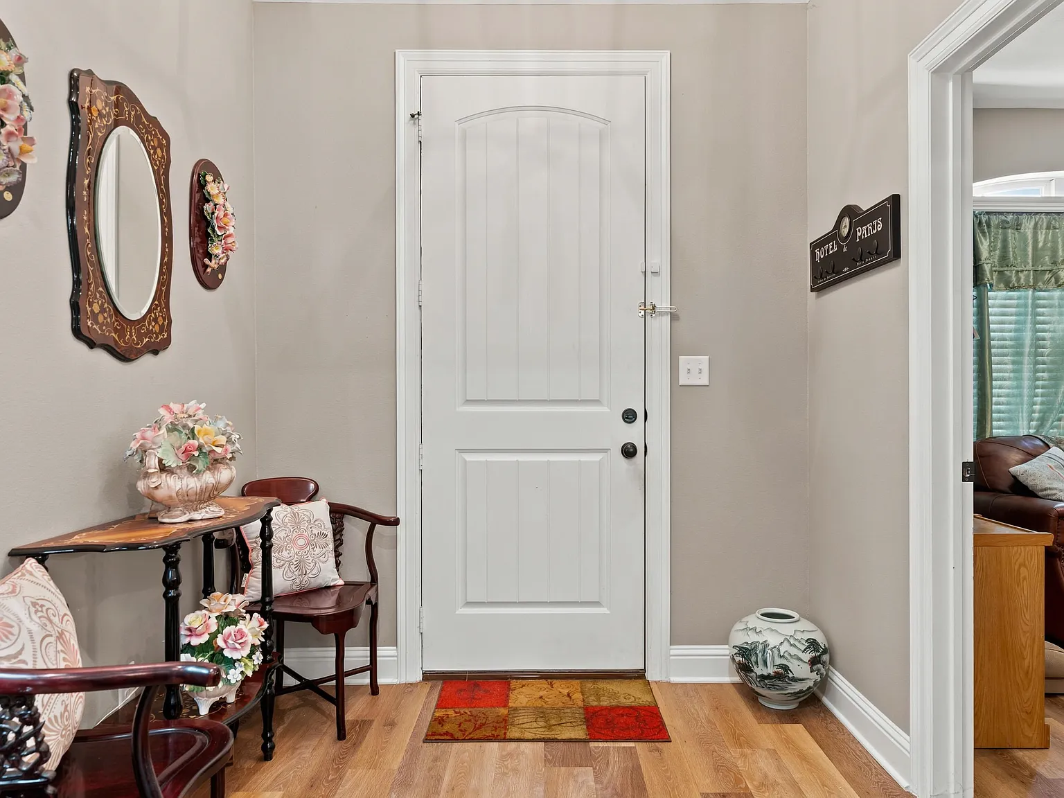 3 bed, 2.0 bath, 2020 sqft, $2,500 — Photo 3