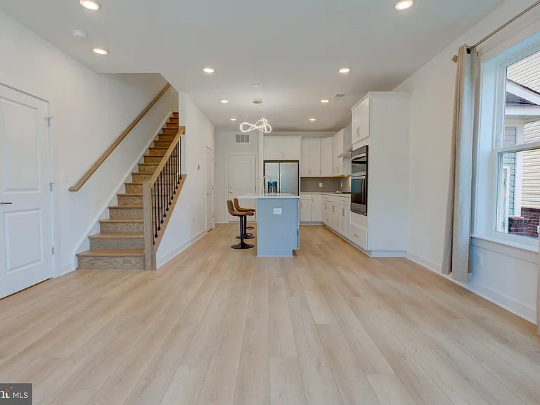 16108 Frederick Rd — Photo 5