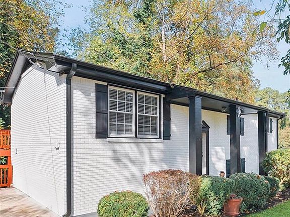 2nd image of 1969 Valley Ridge Dr SW