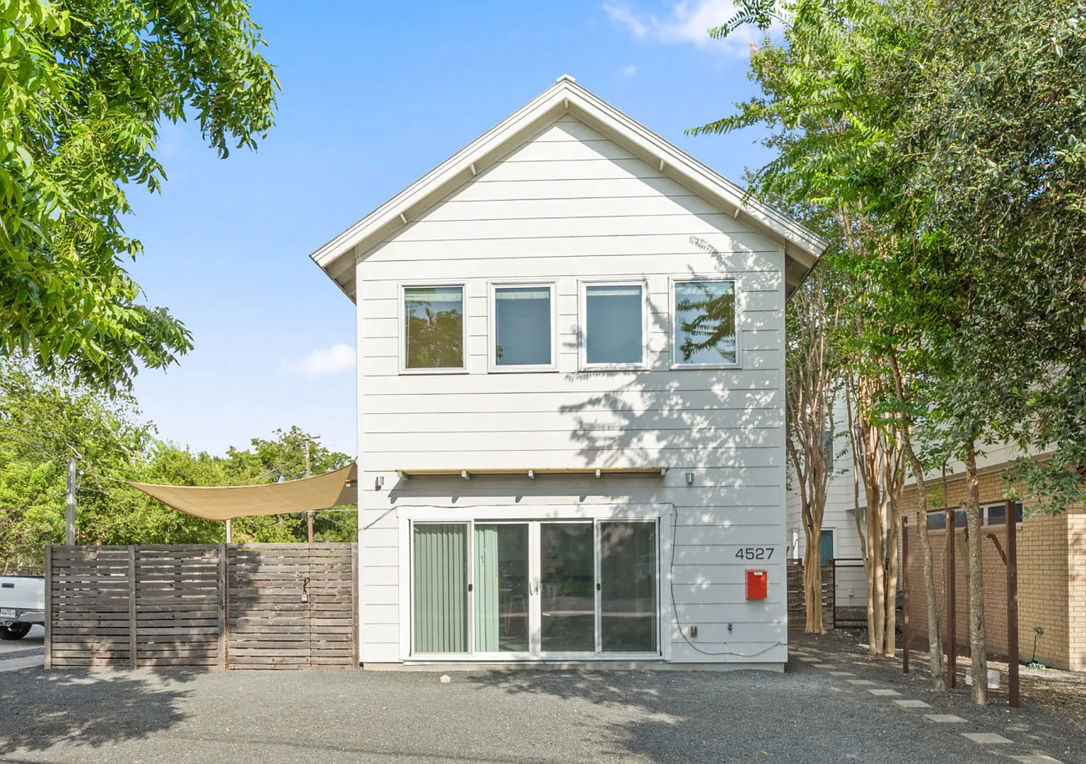 Ut Pre-Lease: Newly Constructed In 2014: 6 Bed / 4 Bath, North Campus, Parking, Wood Floors, W/D — Photo 1