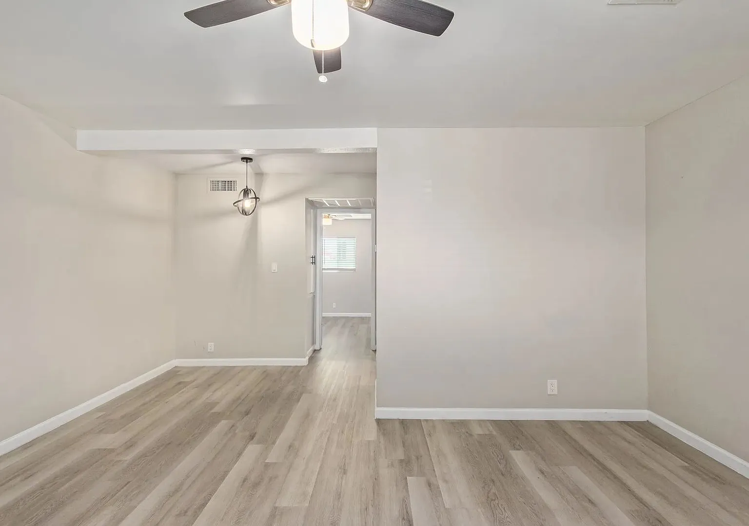 3405 E Pinchot Ave — Photo 3
