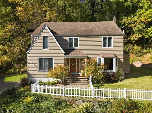 49 Raynor Rd, Morris Twp., NJ 07960