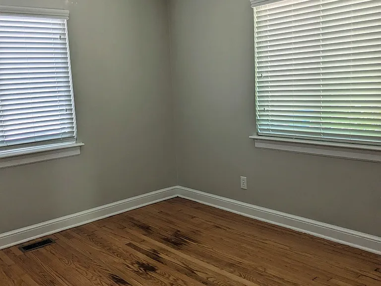 3026 Leonard St — Photo 5